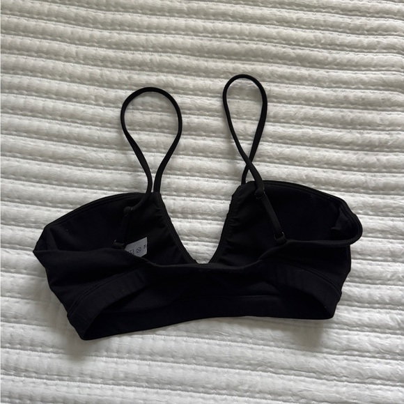 Black Crisscross Sports Bra XS - Picture 5 of 10